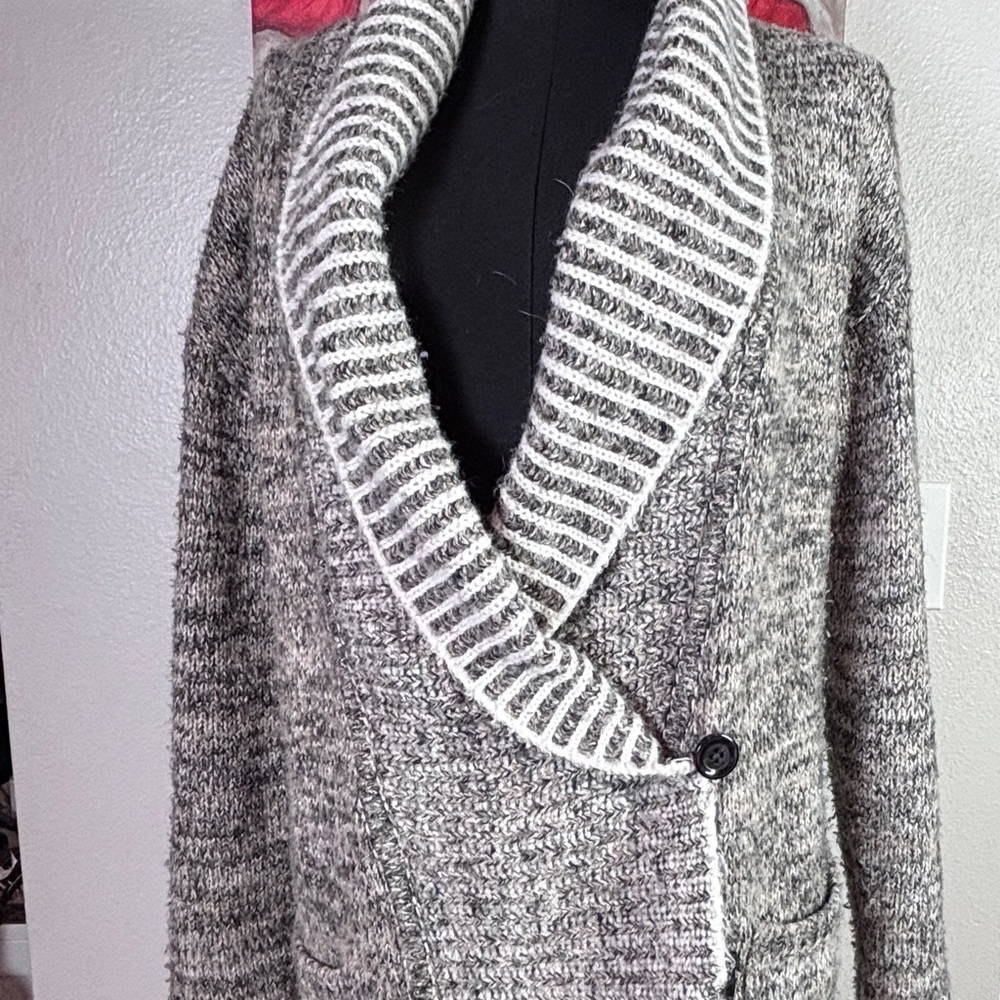 GAP Charcoal Knit Pullover